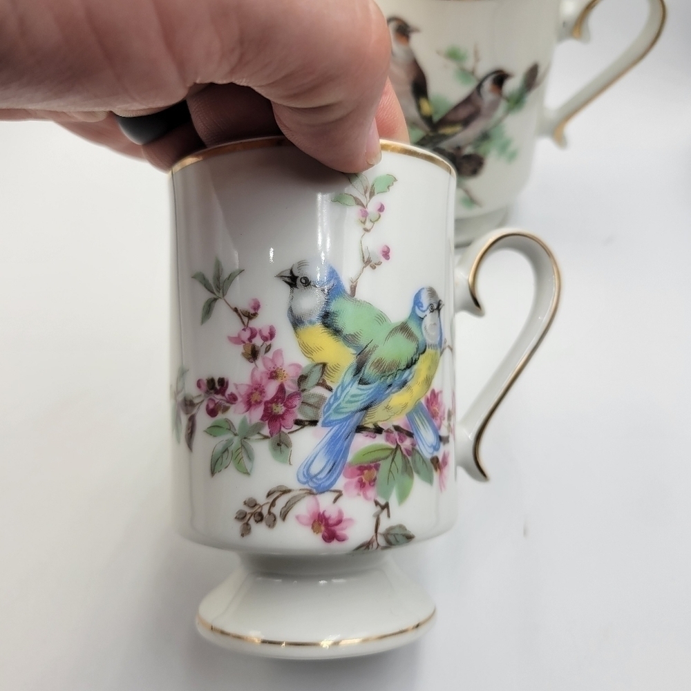 Vintage Royal Crowl Derby Bird Mugs - set of 2 - Picture 4 of 7
